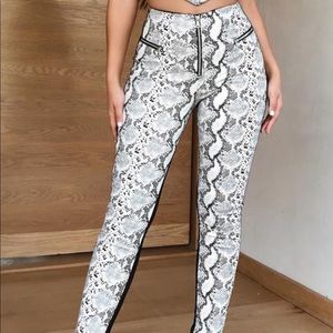 Tigermist snakeskin/black pants- Small